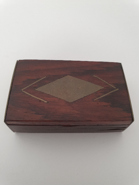 Miniature trinket box