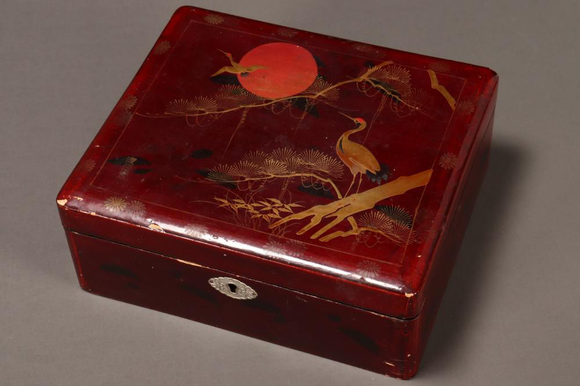 Japanese lacquered wooden box