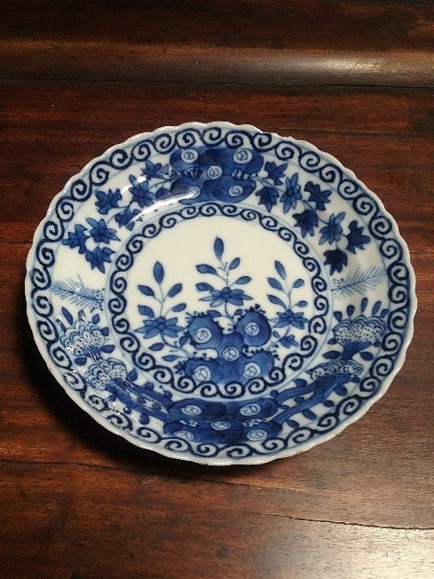 Antique Chinese Qing dynasty blue & white plate